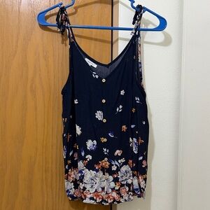 Maurices Sz M tie strap blouse w/button detail